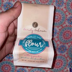 Beauty bakery setting powder
